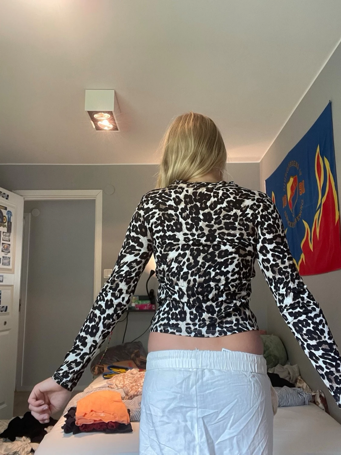 Leopardmönstrad långärmad topp - 2