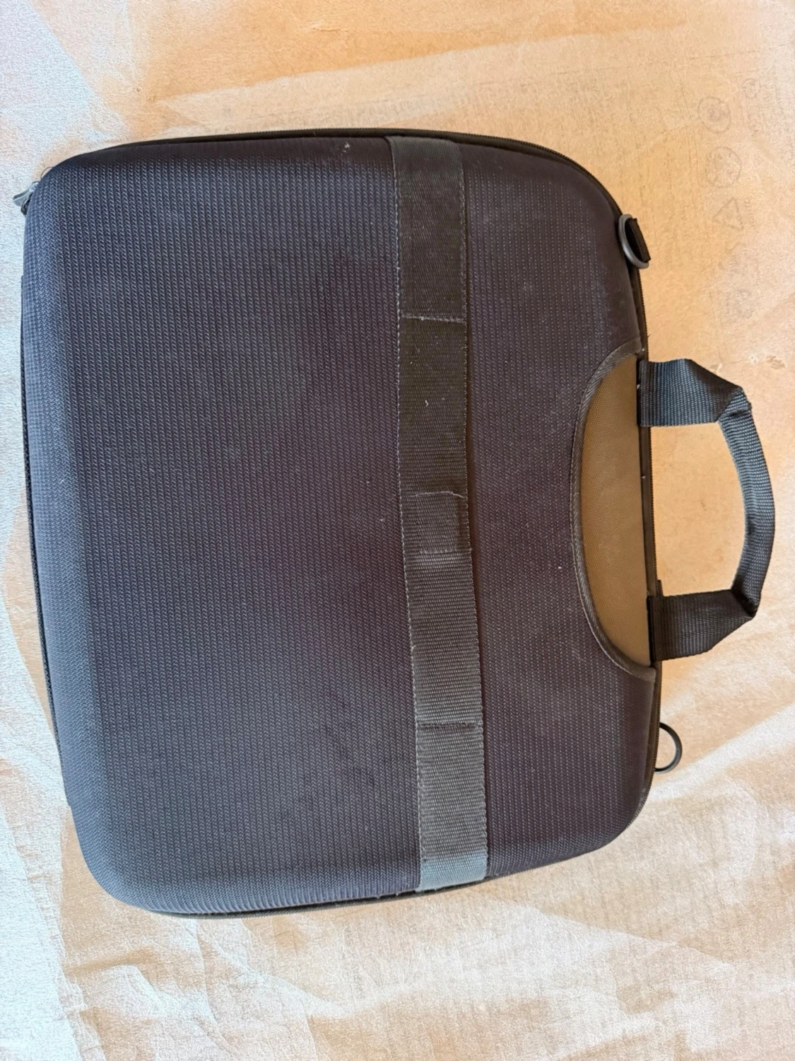 Svart laptopväska med handtag - 1