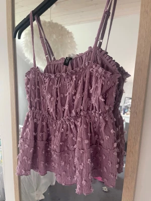 Söt topp - Lila söt topp från hm!💓