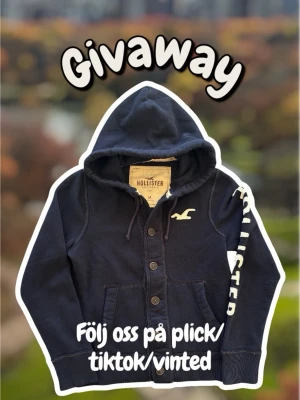 ⚜️Ny givaway ⚜️ VÄLJ 3 plagg  - ‼️Såhär deltar du läsa nedan ↙️  | för att vara med följ oss här på plick! Även på tiktok samt VlNTED (m.resell.nr1) och gilla annonsen🫶 för extra chans dela till 5 vänner som följer alla stegen🤝 (27 augusti dras vinnaren lycka till) 🍀🤝