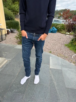 Replay anbass hyperflex - Säljer dessa feta Replay jeans i storleken 32 32. Köpta för 1200kr och varsamt använda! Skriv vid minsta funderingar!!