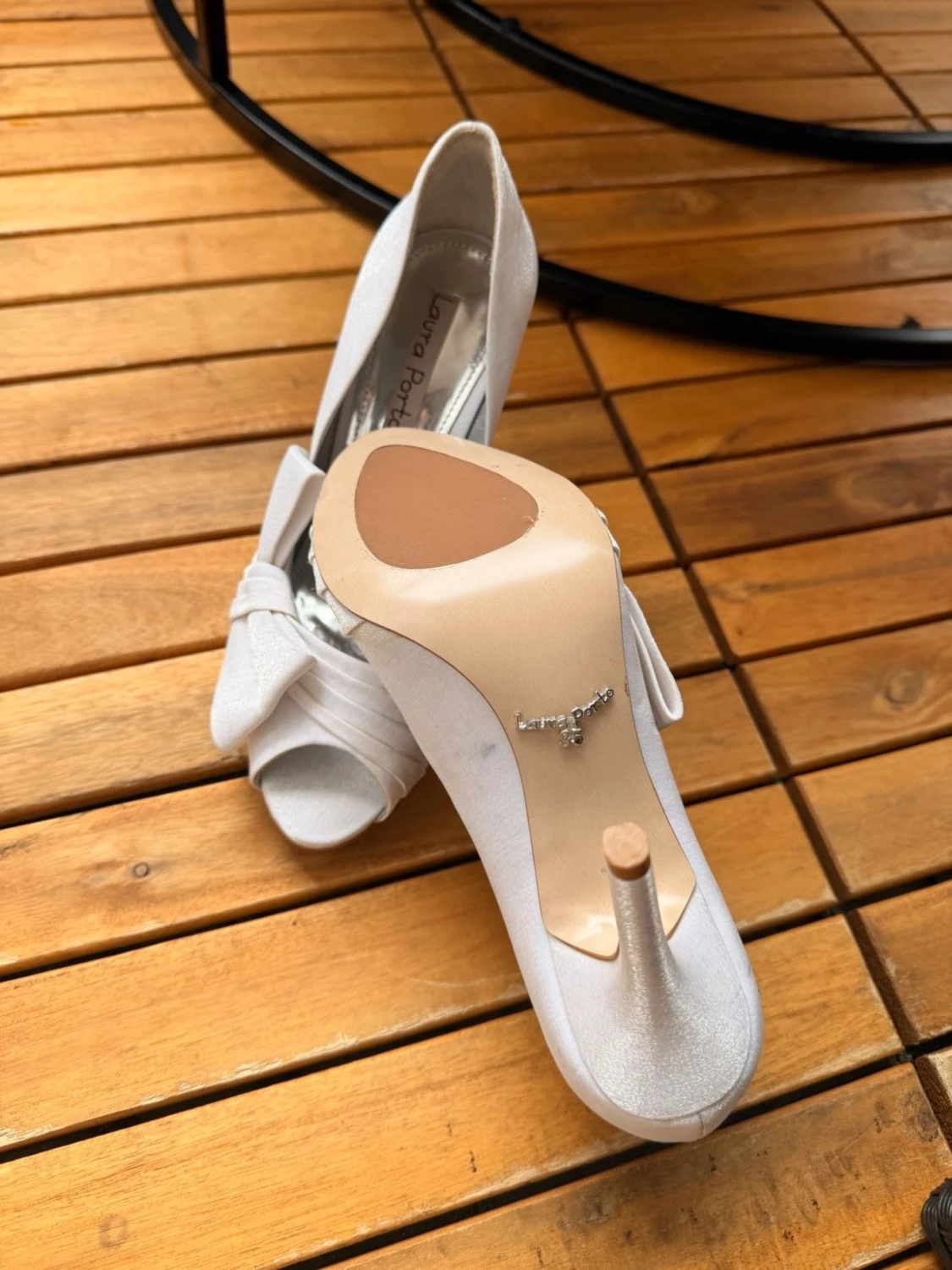 Vita peep-toe pumps med rosett - 1
