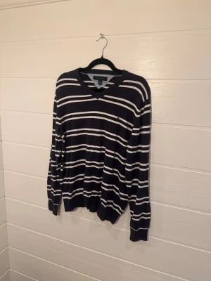 Tommy Hilfiger Tröja L - Storlek: L, Material: Bomull, elastan, bra skick!!