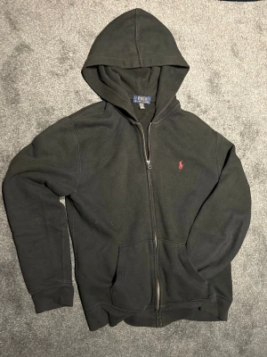 Polo Ralph Lauren hoodie  - PRL hoodie i storlek XL (youth) ungefär XS. 