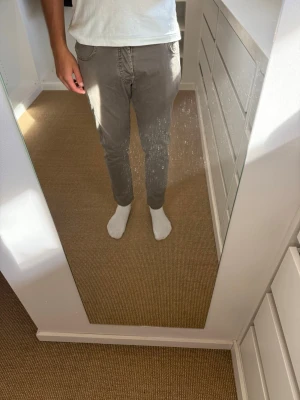 Gråa Jacob Cohen Jeans - Jeans från Jacob Cohen - Storlek 31 - Skick 8,5/10 - Modell 688 Special
