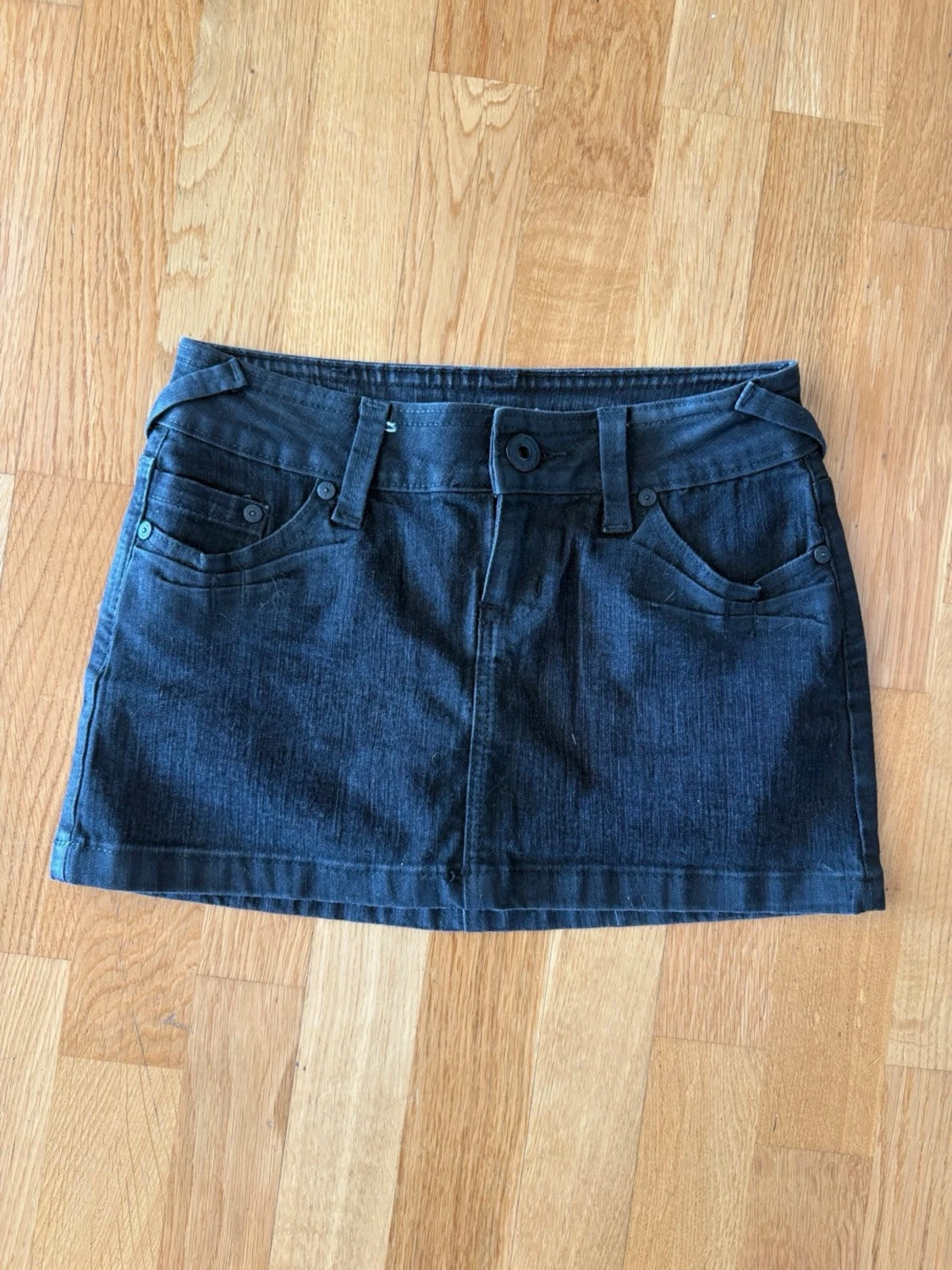 Svart jeanskjol  - 2