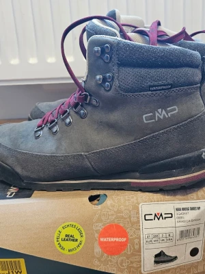 CMP Heka Hiking vandringskängor storlek EU41 / USA 8 / UK 7 - Lätta på fötterna . Rena och luktfria inuti . Vandringskängor från CMP
