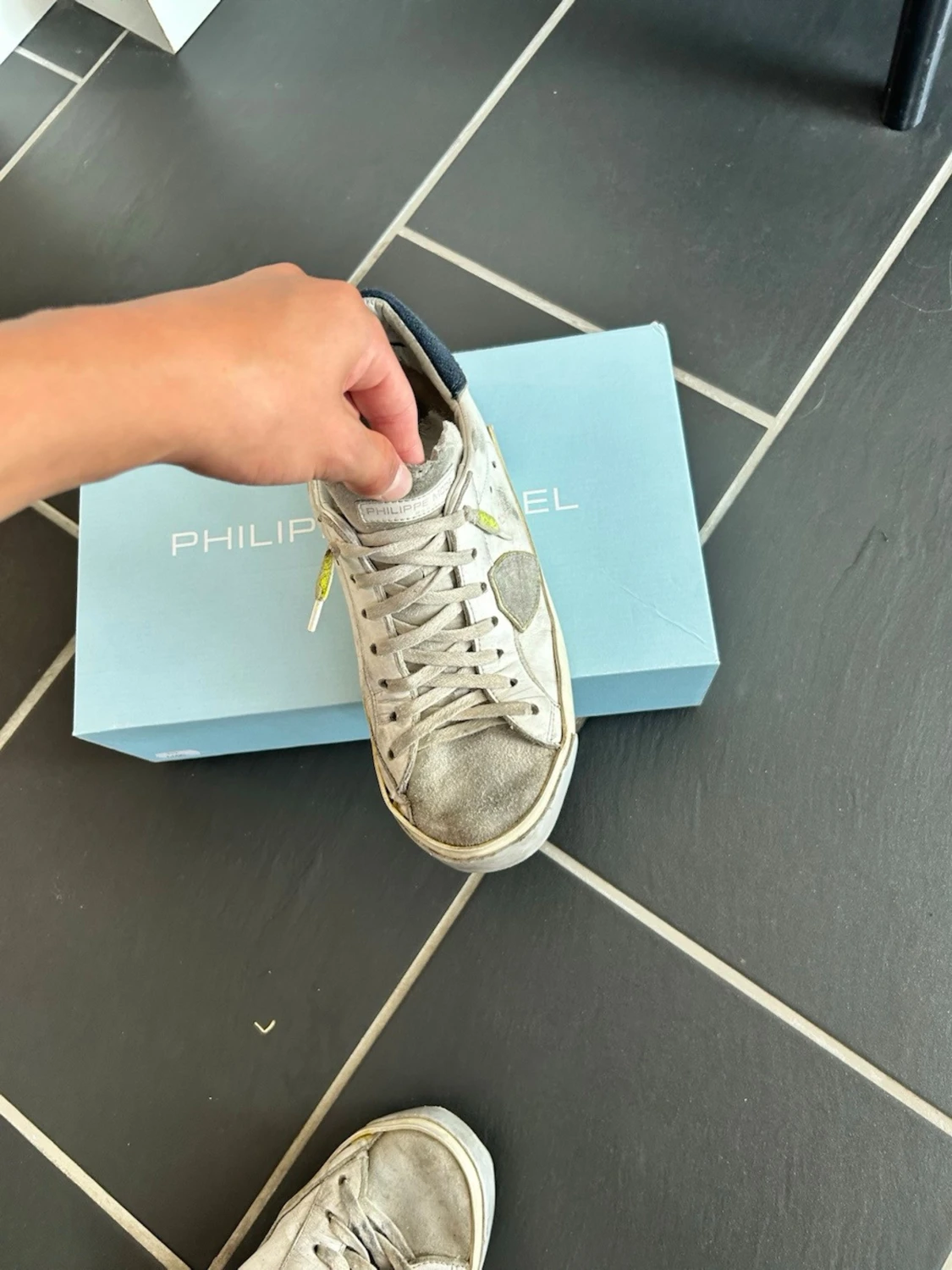Vita låga sneakers från Philippe Model - 1