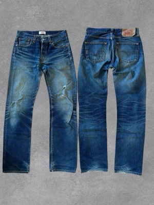 Levis 501 - Säljer nu dessa Levis 501 med sjuka fades. Gott vintage skick, små hål osv.  Längd: 108 Midja: 39 Fotvidd: 20 Lår: 23.5 Skriv vid frågor eller funderingar!