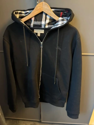 Burberry hoddie - Snygg