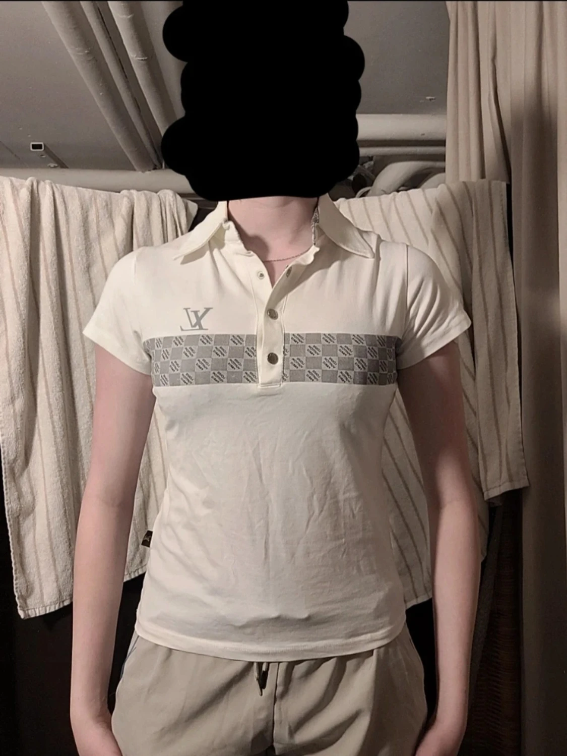 Vit kortärmad t-shirt med krage