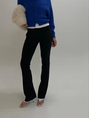 Vera Tall kostymbyxor  - Svarta kostymbyxor från Bikbok, modellen heter VERA och är i Tall passform. Helt nya, använda en gång därav ingen prislapp på. Nypris:499kr