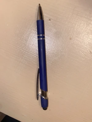 Blå bläckpenna - Blå bläckpenna 