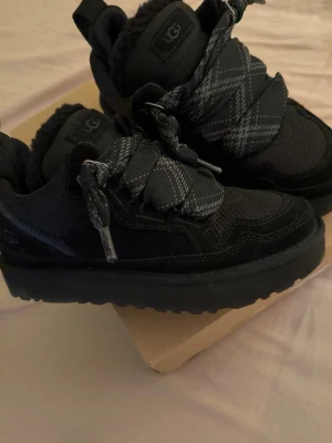 uggs lowmel - Svarta lowmels från uggs har bara används 1 gång. 