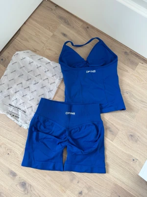 DFYNE set - Dfyne set i färgen electric blue, storlek XS. Aldrig använd. Pris går att diskuteras, frågor vid dm.