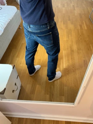 Nudie jeans   - Nudie Jeans Steady Eddie || | skick 9/10 | Storlek 30/30 | Pris - 599kr | Modellen är ca 179cm lång | Hör av dig vid minsta fråga eller fundering!!