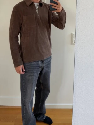Half zip - Brothers frotté brun half zip. Storlek S. 