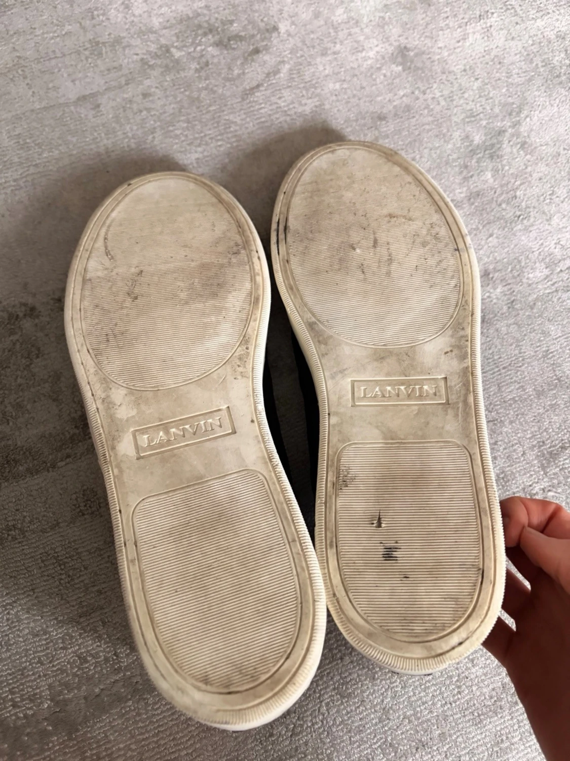 Svarta sneakers med lackdetaljer - 6