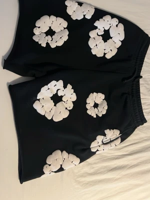 Denim tears - Säljer mina denim tears shorts kom privat för mer info 
