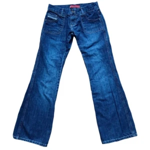 Vintage lowwaist bootcut/ flare jeans, y2k/ cyber/ alt/ 2000s/ 2000tal/ 00s/ 00tal - .
