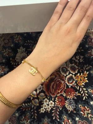 Lyx armband CC rostfritt - Helt ny och den är rostfritt