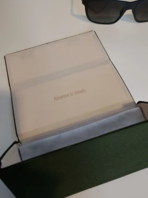 Carbon Oscar Eide - Helt nya carbon Eide som är för stora för mig . Pris hoss Synsam 4200:- 