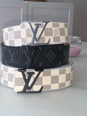 Lp  bälte  - Det här bältet går att använda till nästan vilken outfit du kan tänka dig😉den är i storlek 110 och bra material. Bara att höra av dig om du har frågor 😁