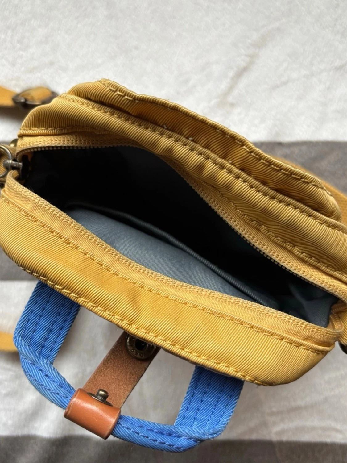 Doughnut Macaroon Tiny Crossbody Bag - 4