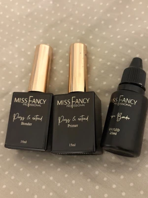 Missfancy Prep  - har gjort 3 set med primern o bondern, och ca5 med superbondern. så mycket finns kvar!!🩷NYPRIS: 557kr