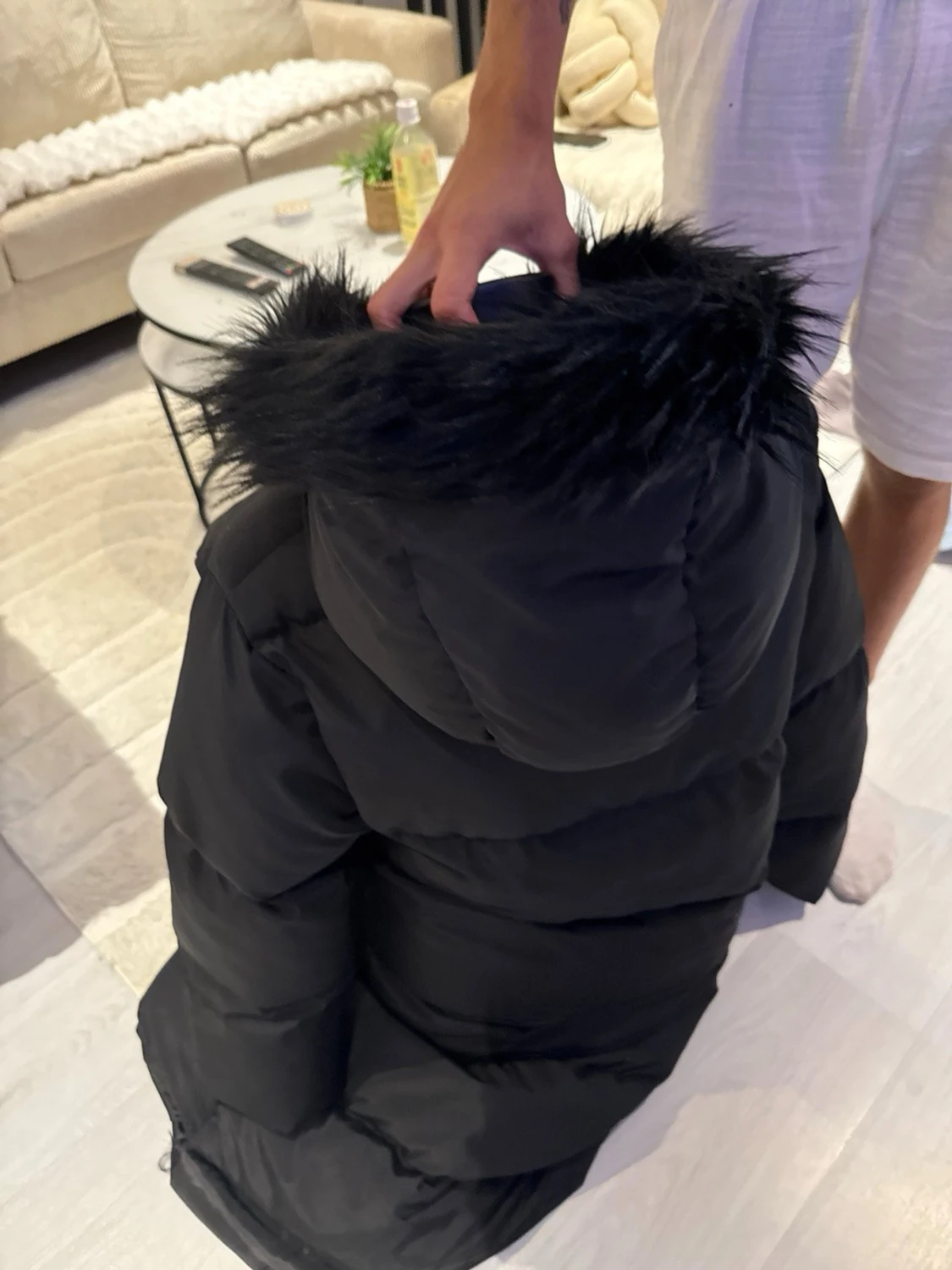 Lång svart dunjacka med huva - 3