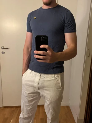 Lyle & Scott T-shirt - Säljer en Lyle & Scott T-shirt som är i princip i storlek XS
