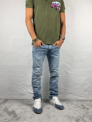 Replay jeans  - Ett par riktigt snygga jeans från Replay i storlek W28 L30 i modellen Anbbas  