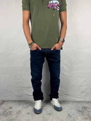 Replay jeans  - Ett par riktigt snygga jeans från Replay i storlek W32 L30 i modellen Anbbas 