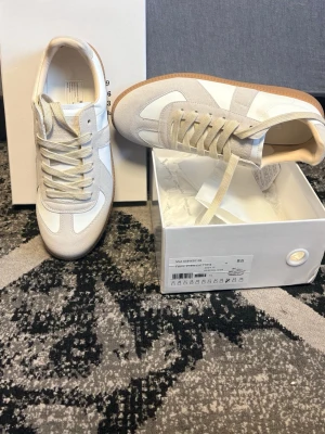Maison margiela gats - Oanvända, prutning vid snabbköp⚡️. Öppen till frågor. Leverans samma dag 🚚 ⚡️!