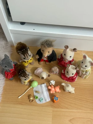 sylvanian families (familj packet) - Stor set med massor av leksaker o varierade djur/åldrar!! Pris kan absolut diskuteras