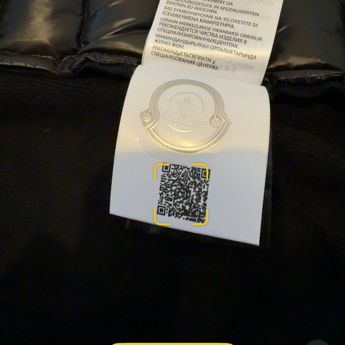 Svart quiltad pufferjacka från Moncler - 3