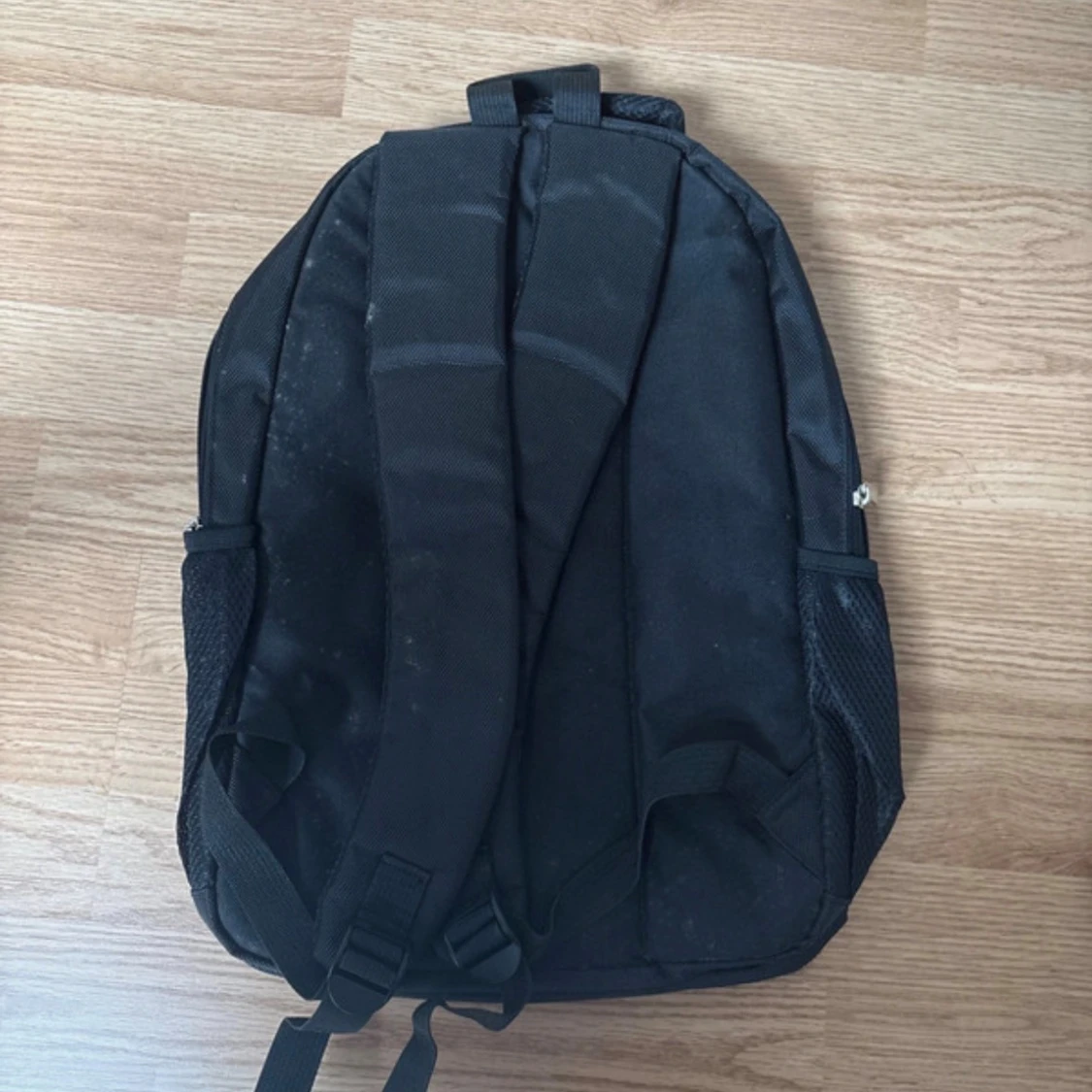 Svart Ryggsäck - 1