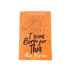 i was born for this - i was born for this - bok skriven av alice oseman | nypris är 159kr | språk: engelska - 396 sidor | skriv gärna till mig om du har några frågor <3