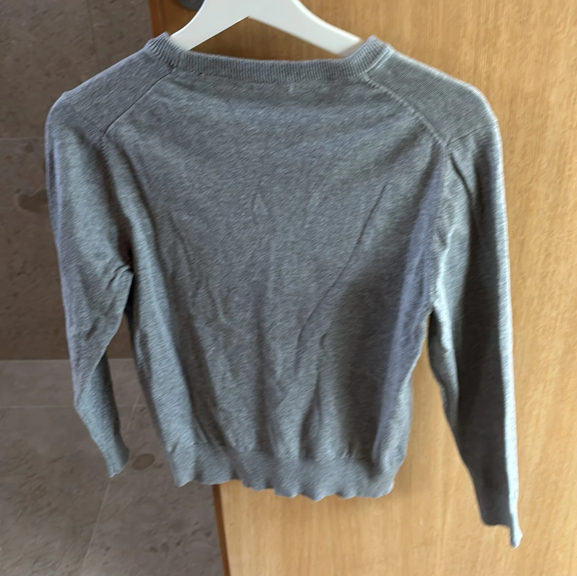 Grå stickad tröja från Grunt - 2