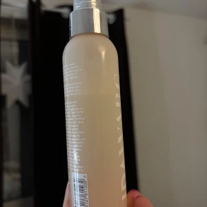 Ida Warg Vanilla Fudge Hairmist - Hårparfym, på bilden syns hur mycket som är kvar, ca 70%. Doftar jättegott.