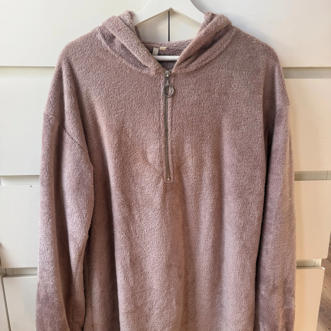 Gammelrosa mysklänning med huva - 2