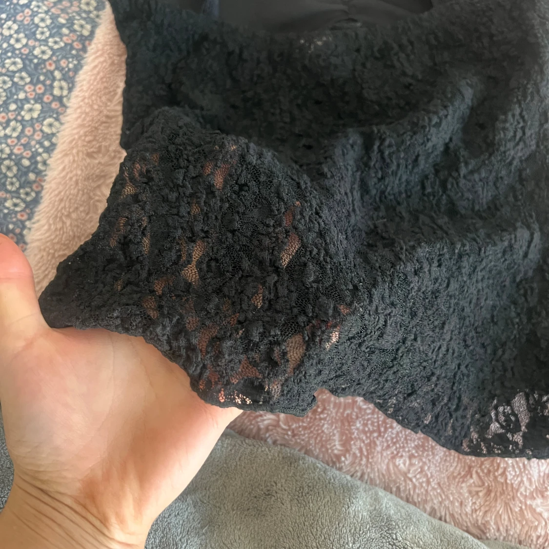 Svart spetts topp från Nelly  - 4