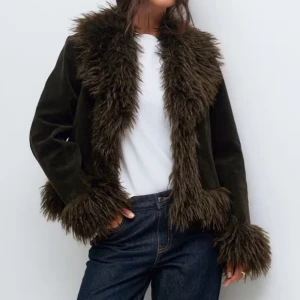 Mörkbrun pälsjacka från Gina Tricot - New