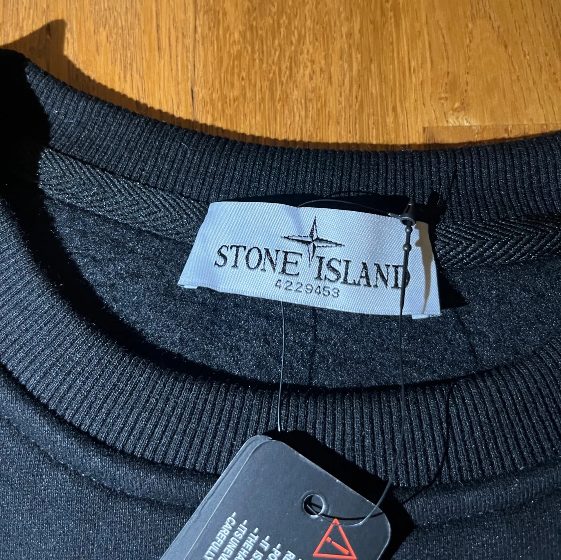 Svart sweatshirt från Stone Island - 2