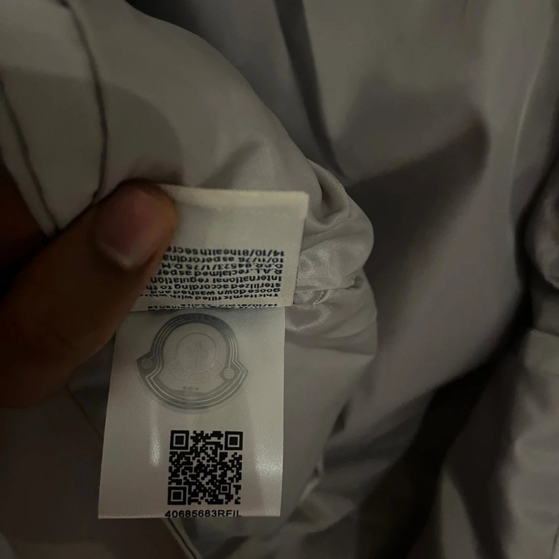 Grå vindjacka Moncler med huva - 4