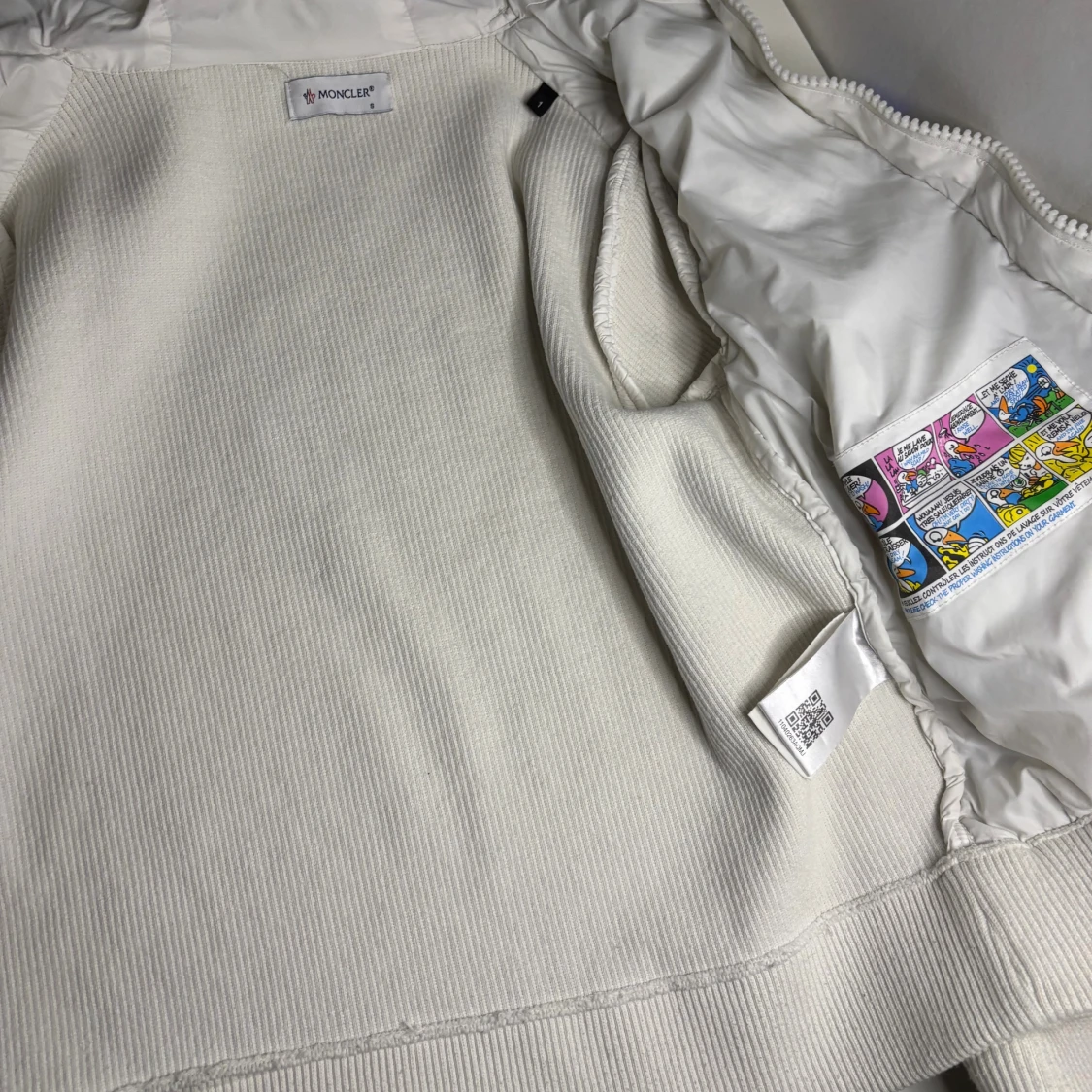 Vit pufferjacka från Moncler - 2