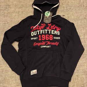 Tokyo Laundry hoodie  - Helt ny skick 10/10 | Färg: Mörkblå | Storlek S 
