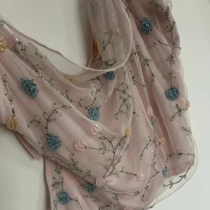 Knyttopp - Knyt topp med pärlor🌸s/m