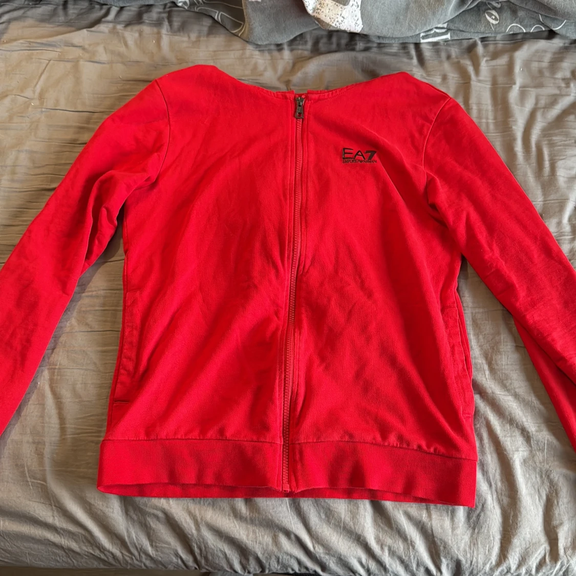 Röd hoodie från EA7 Emporio Armani