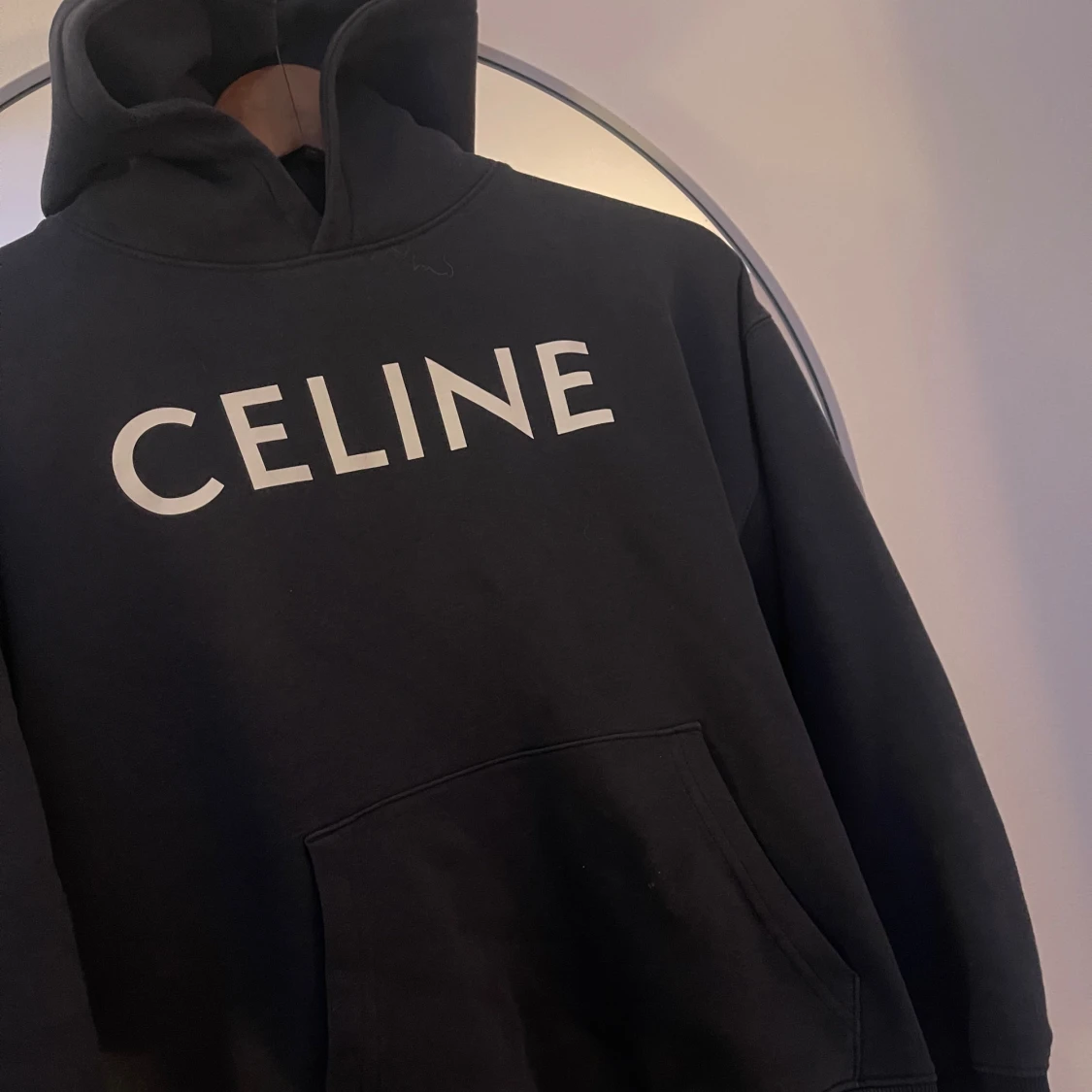 Svart hoodie från Celine med tryck - 2